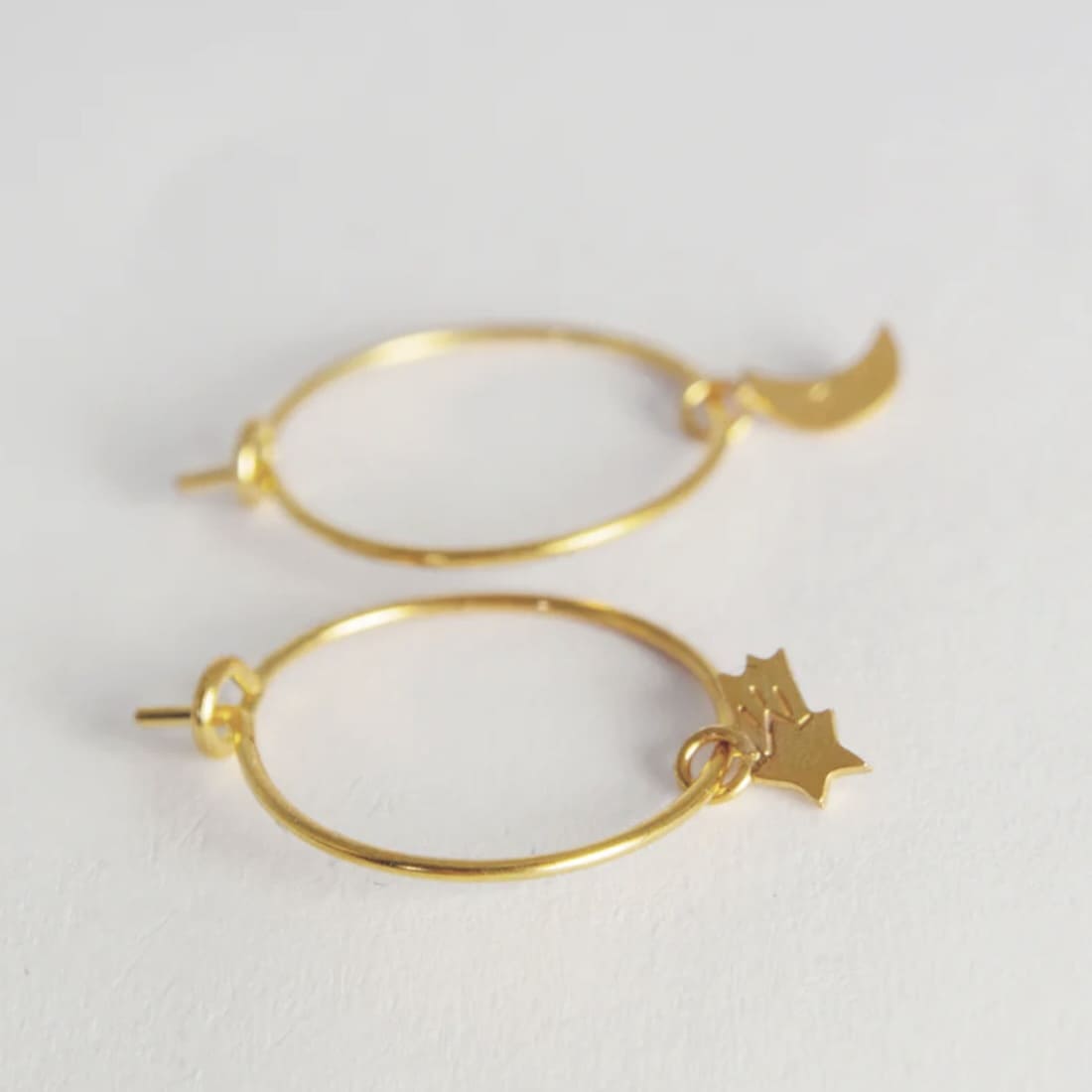 Boucles d'oreilles Créoles Lune / Etoile Filante - Adorabili Paris