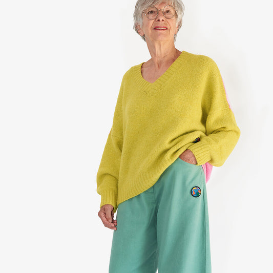 Pull bi-colore jaune & rose iconique "Badge Planète" en Alpaga pour adultes