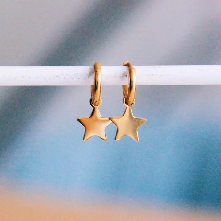 Boucles d'oreilles créoles étoiles dorées - Bazou