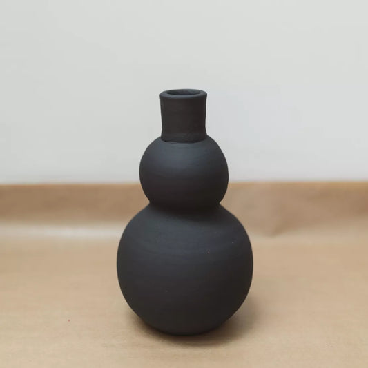vase noir tendance 