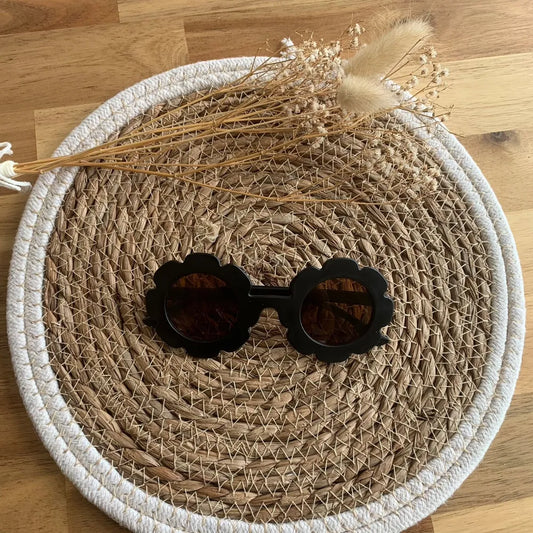 Lunettes de soleil en forme de fleur noires pour enfant - J'adore Maman