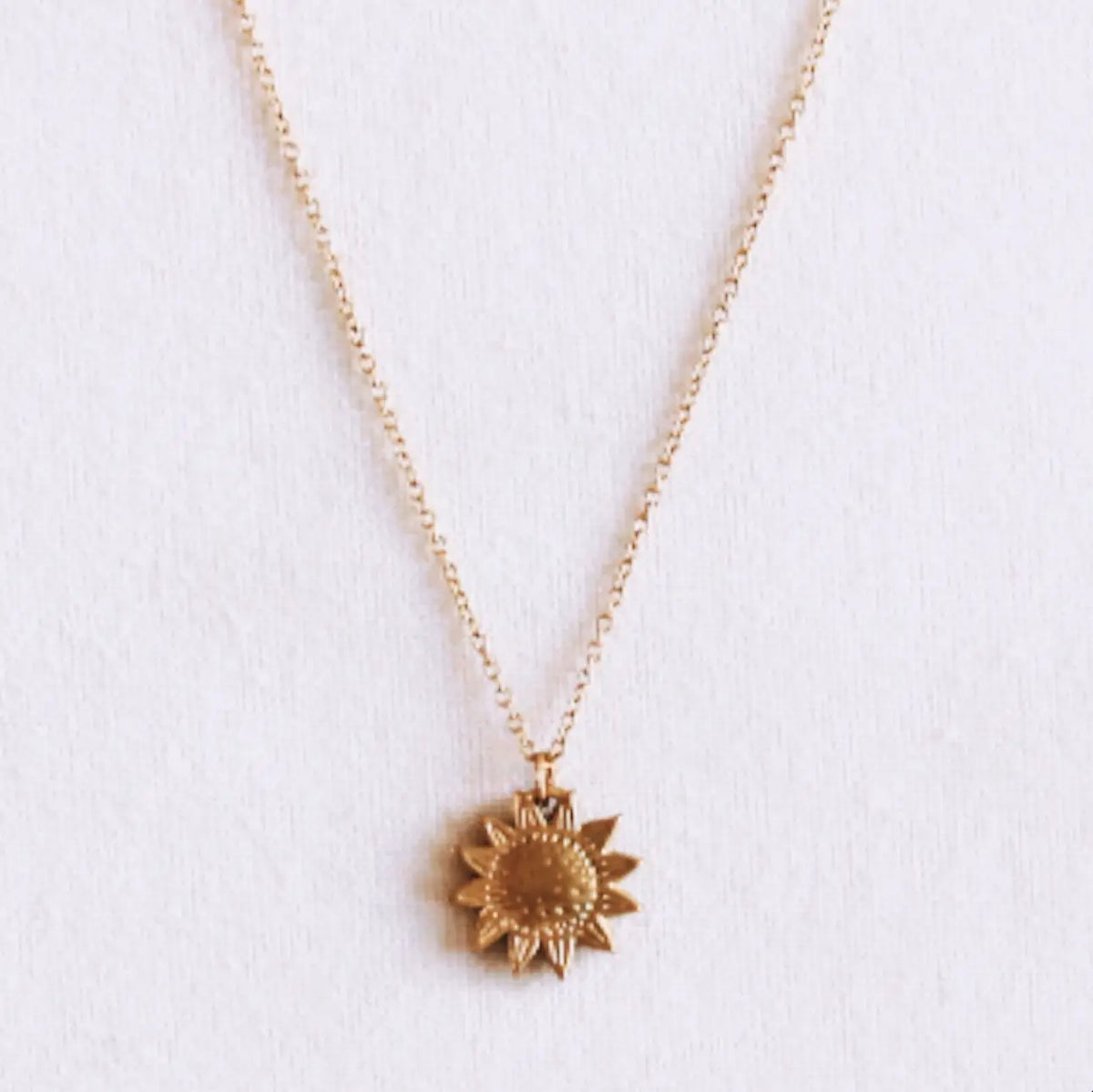 Collier orné d'un tournesol - Bazou