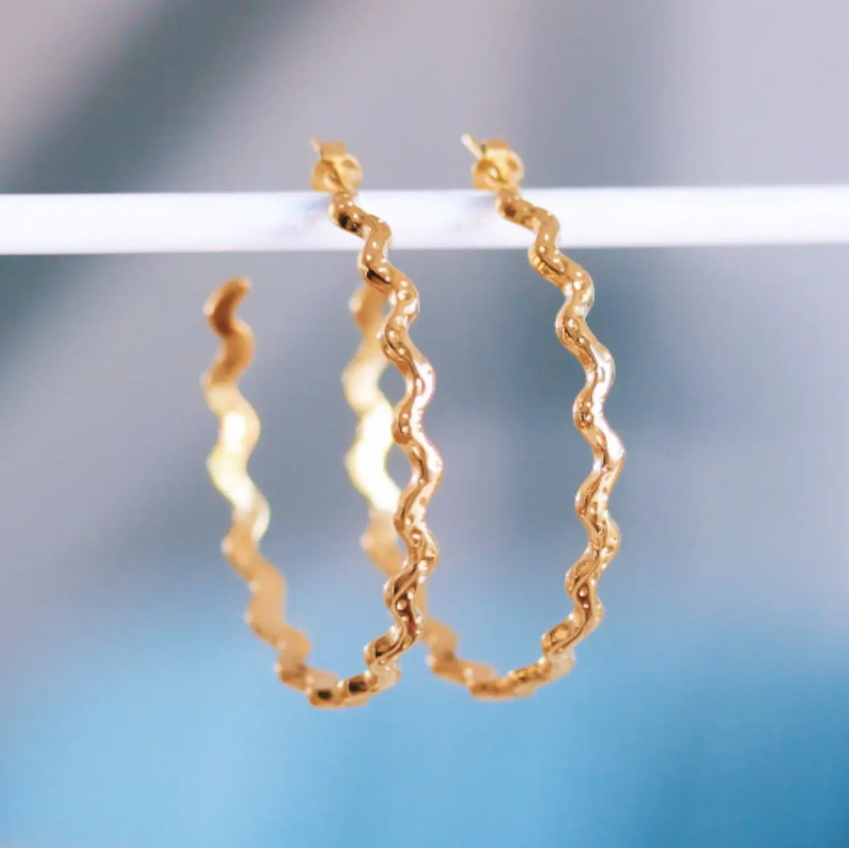 Boucle d'oreille créole en acier inoxydable 'WAVE' – Bazou