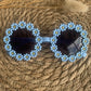 Lunettes de soleil enfant en forme de marguerites de couleur bleues - J'adore Maman