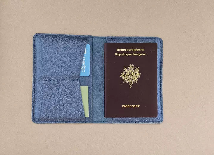 Porte passeport en cuir - Royal Marais